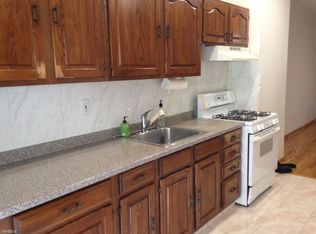 7150 68th Pl, Ridgewood, NY 11385