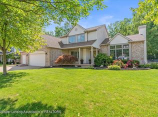 746 Laurelwood Dr, Lansing, MI