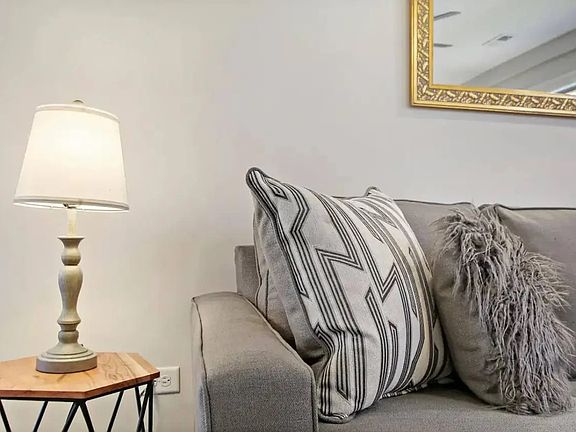 5th image of 841 E Rockland Rd