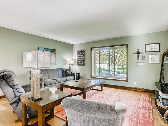 4th image of 2407 Marquette Dr