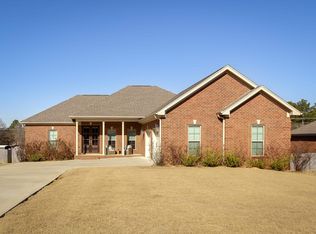 135 Oldenburg Dr, Killen, AL 35645