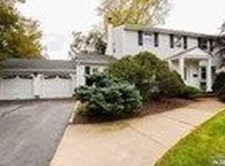 52 Blauvelt Dr, Harrington Park, NJ 07640