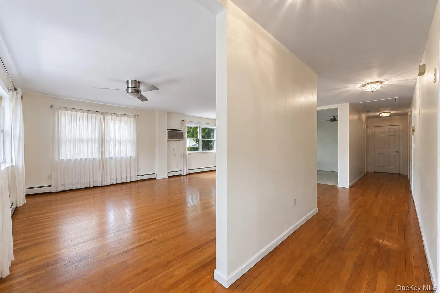 3 bed, 2.0 bath, 1727 sqft, $3,500 — Photo 2
