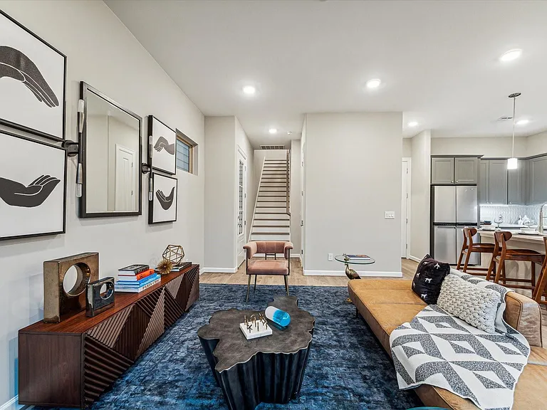 810 Glowing Dawn Dr — Photo 4