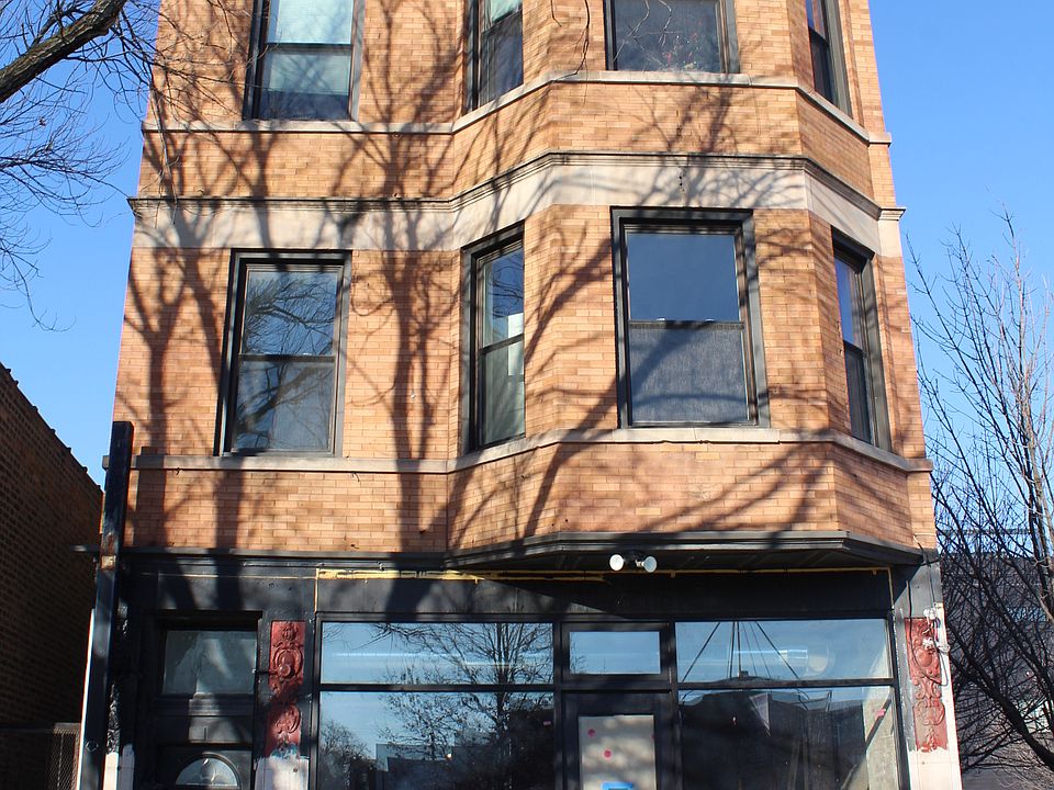 1st image of 3268 W Fullerton Ave #2