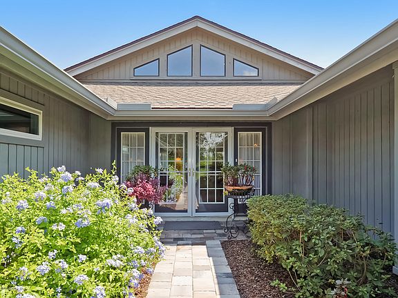 3rd image of 23 Village Walk Ct