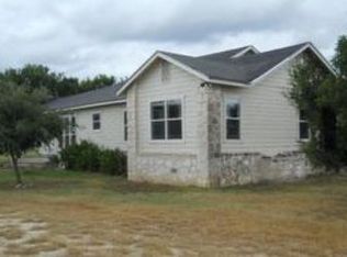 4925 Rakowitz Rd, Adkins, TX 78101