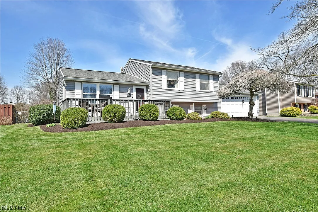 7715 Micawber Rd NE photo 1