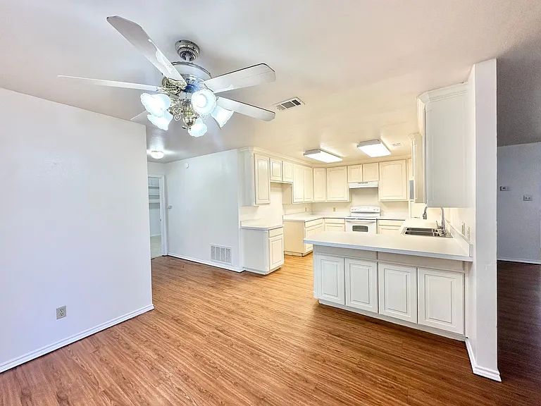8869 Liberty Rd — Photo 8