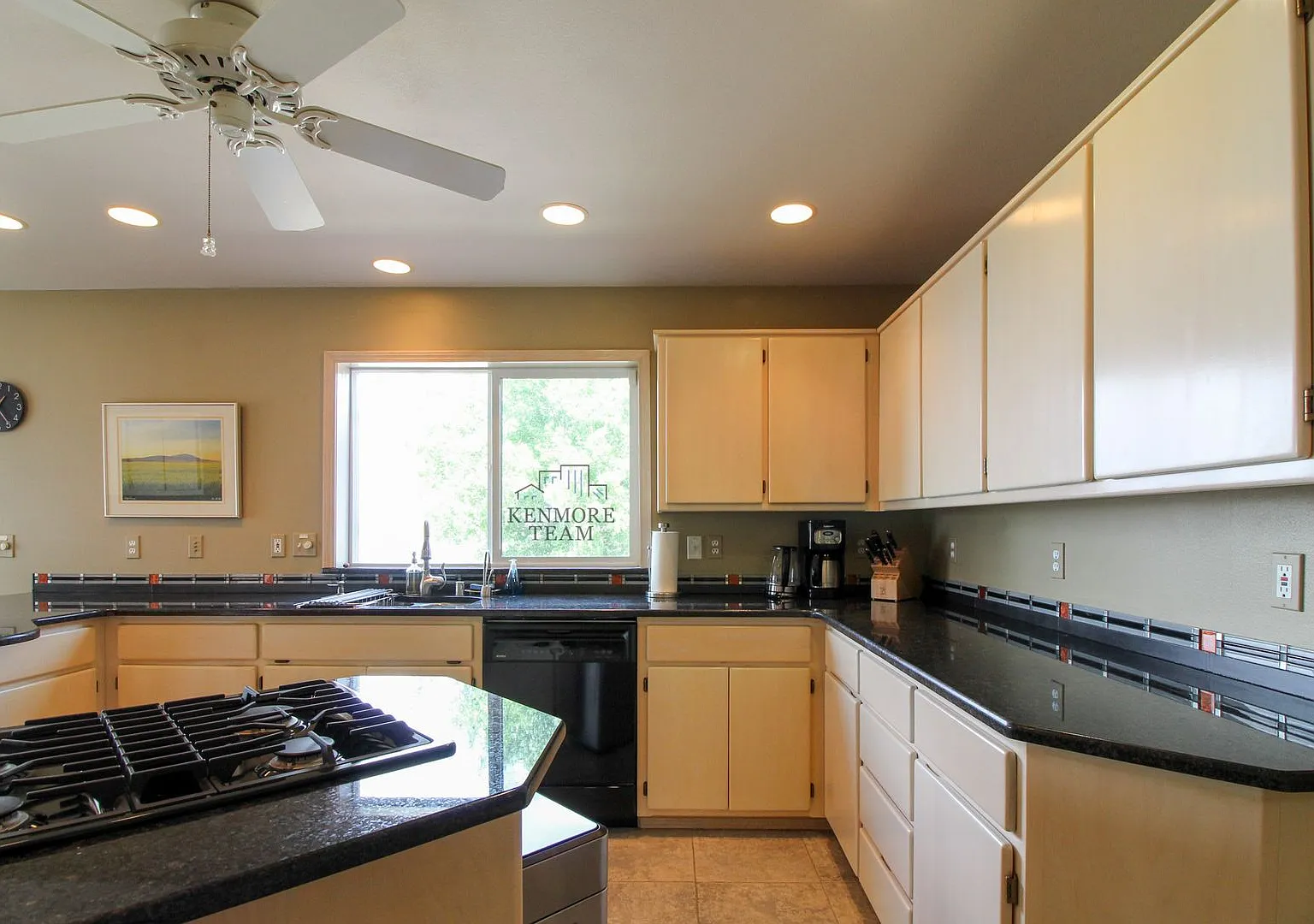 Furnished: 3 Bedroom, 3 Bath Home In North Pasco — Photo 4