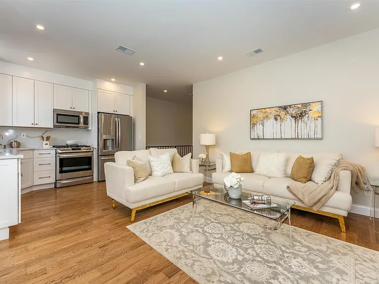 253 Hancock Ave #2 — Photo 42