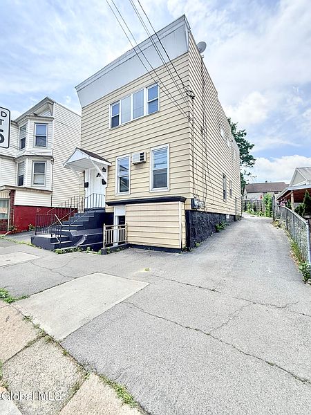 2nd image of 772 Eastern Avenue