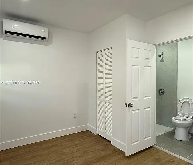 211 SW 10th Ave #5 — Photo 7