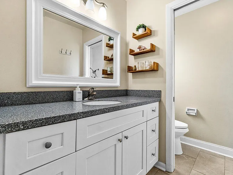 1352 Wyndcliff Dr — Photo 14