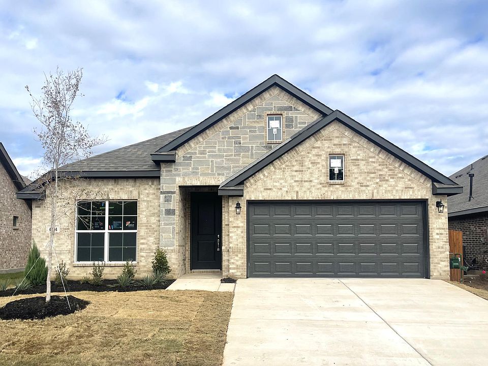 1st image of 4404 Mill Falls Dr