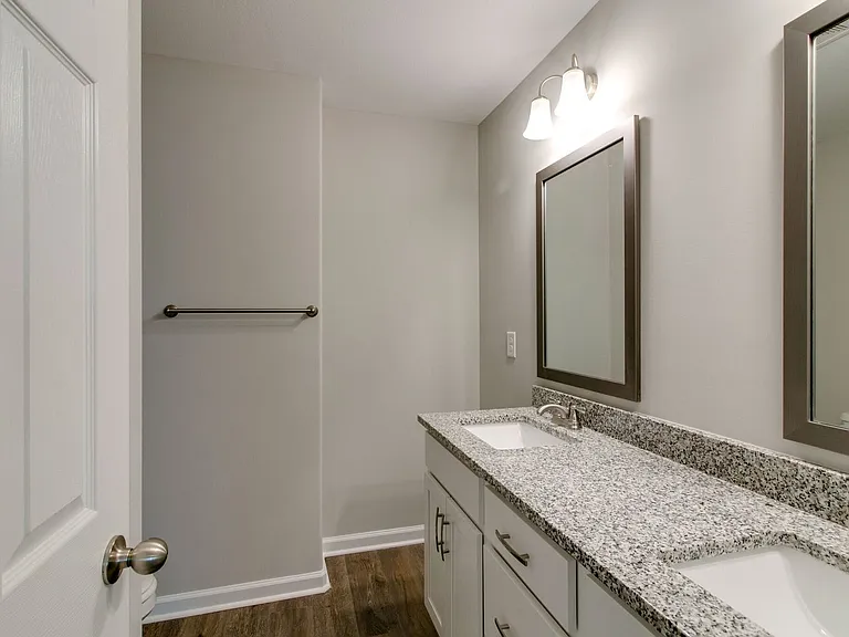 955 Center Rd — Photo 19