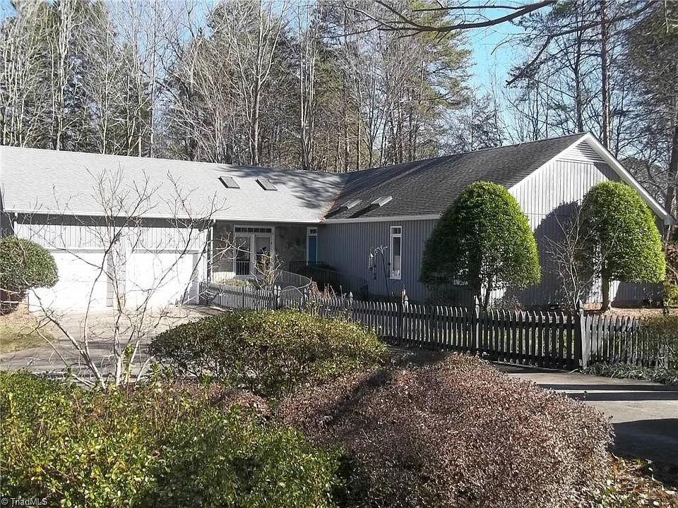 1st image of 1 Causeway Ct