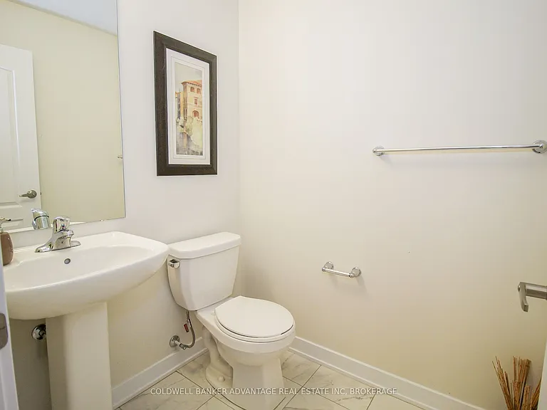 77 Keelson St — Photo 7