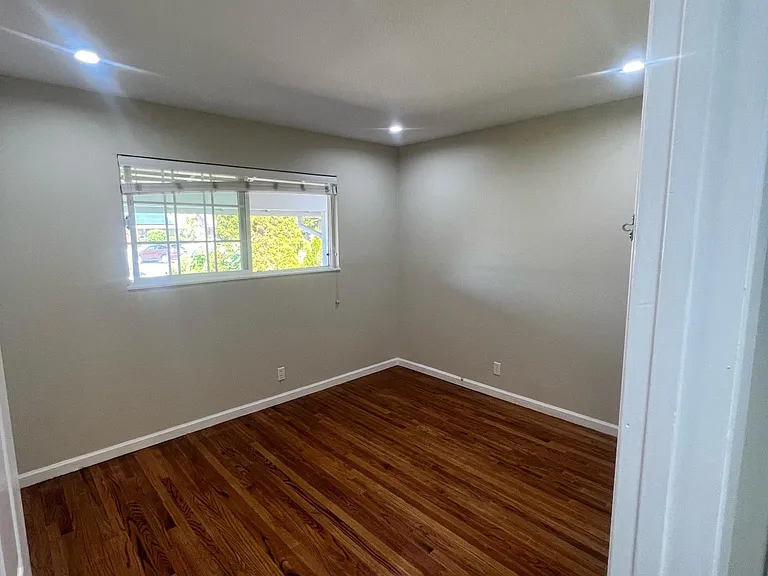 34833 Warwick Ct — Photo 21