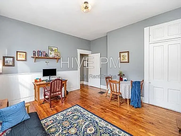 907 Columbia St #2 — Photo 7