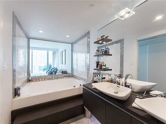 2nd image of 200 S Biscayne Blvd #3808