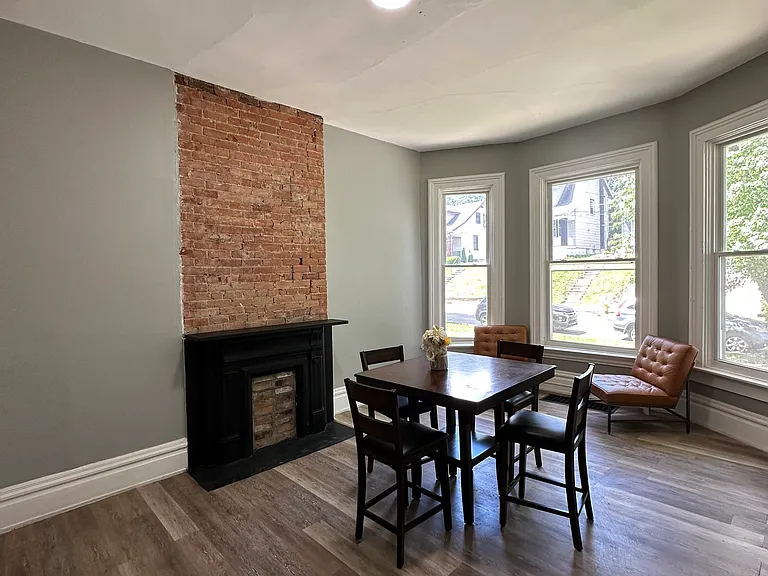 930 Summit Ave #1 — Photo 28