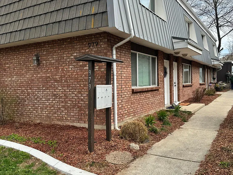 979 S Lake St #3 — Photo 1
