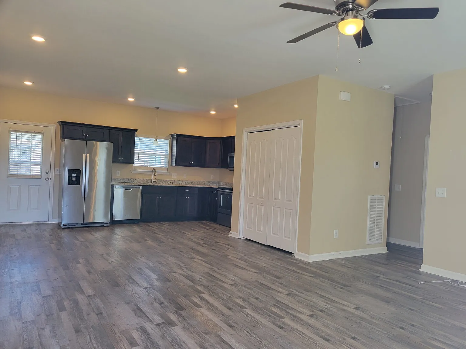 2 bed, 2.0 bath, 994 sqft, $1,475 — Photo 4