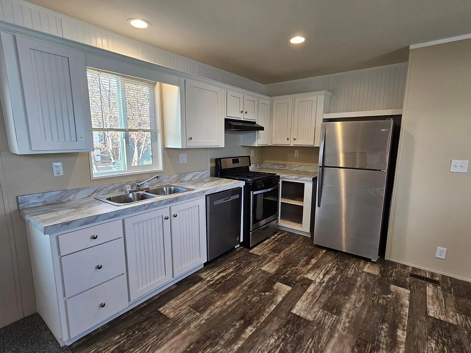 3 bed, 924 sqft, $1,450 — Photo 3