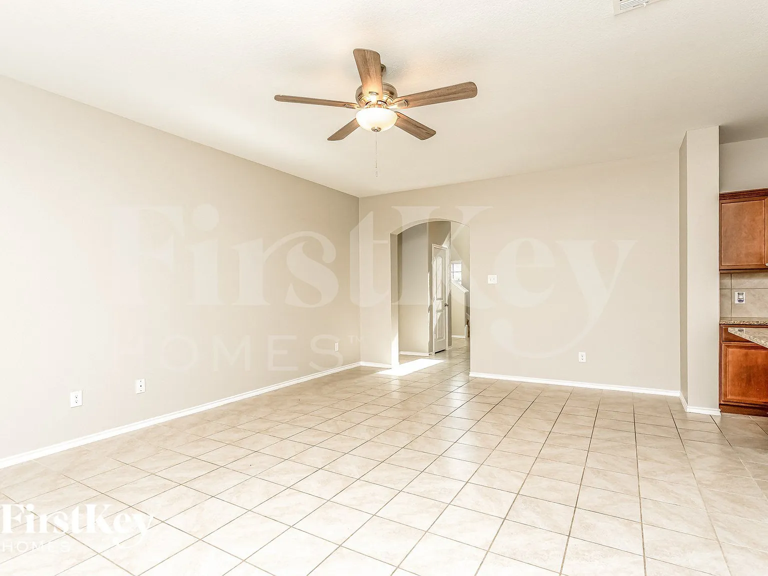 5 bed, 2.5 bath, 2598 sqft, $2,545 — Photo 3