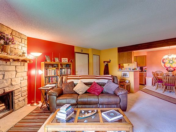 18' x 16' Open Living Room