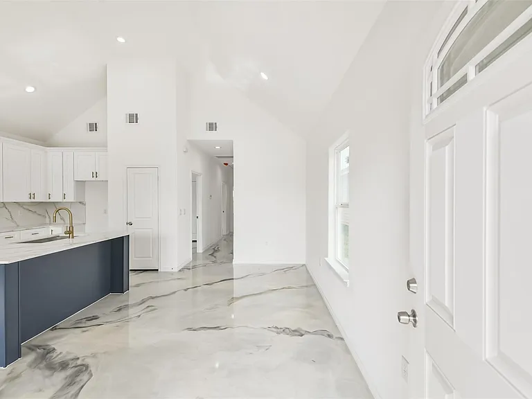 16922 W Forrestal — Photo 3