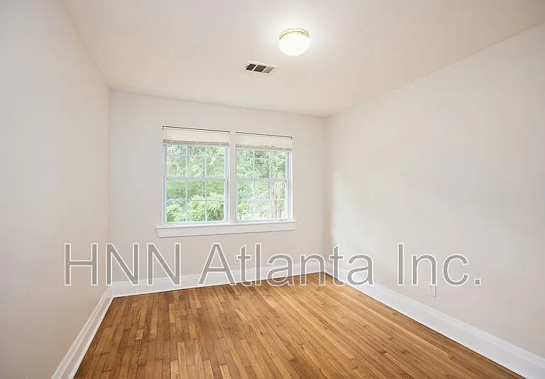 158 Hedges St SE — Photo 11