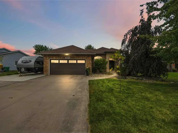 4303 Garden Cres, Petrolia, ON N0N 1R0