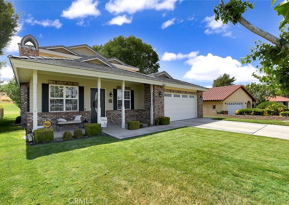 1st image of 12820 Golf Course Dr