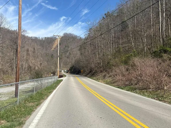 4883 Marrowbone Creek Rd, Elkhorn City, KY 41522