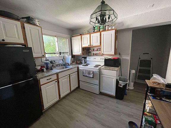 3rd image of 52 Chestnut Avenue