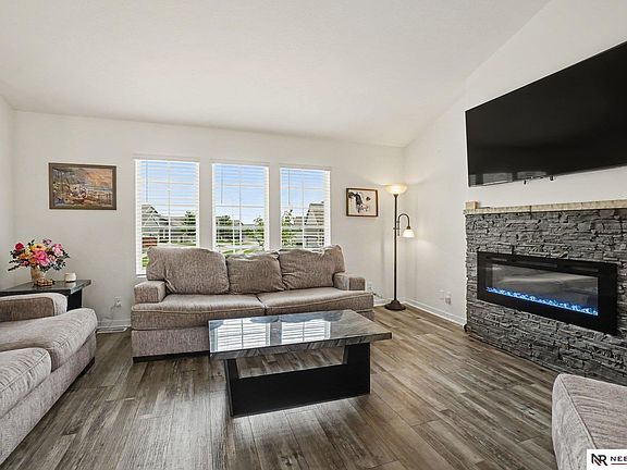 4th image of 17601 Palisades Dr