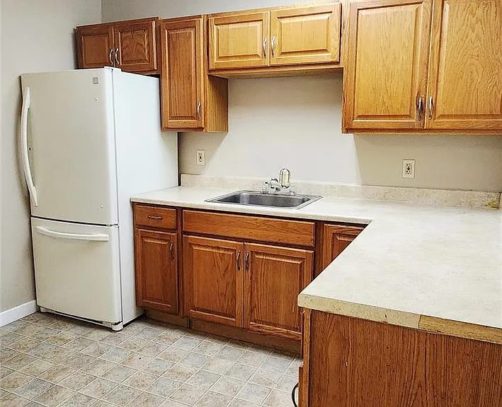 222 Winding Way St — Photo 4