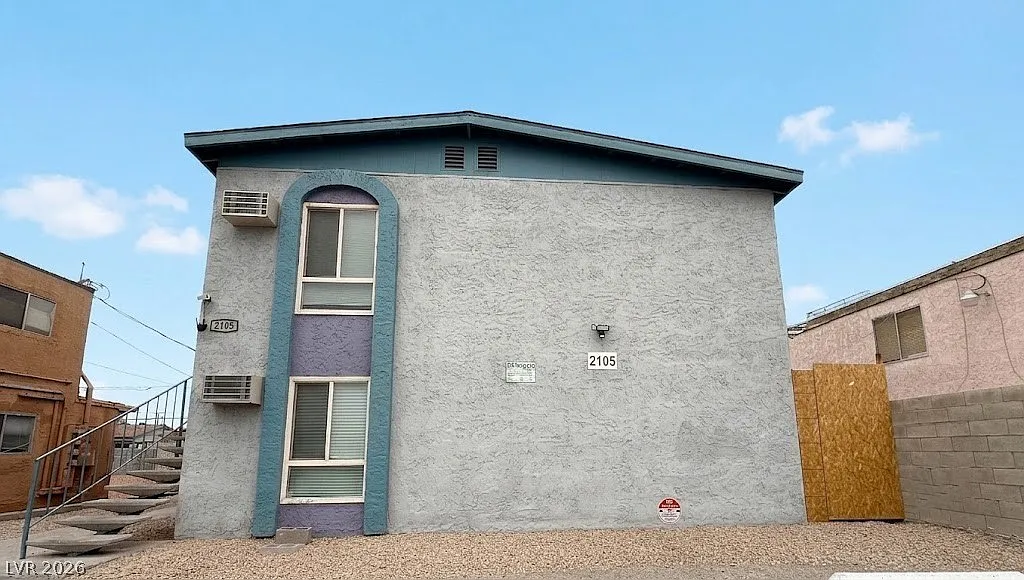 2 bed, 1.0 bath, 3180 sqft, $1,240 — Photo 1