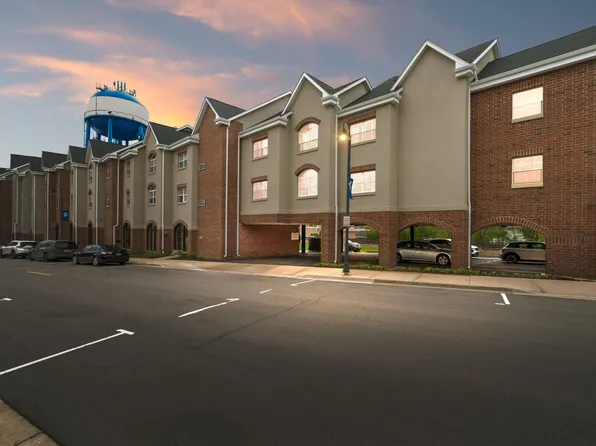 245 Burlington Ave APT 311, Clarendon Hills, IL 60514