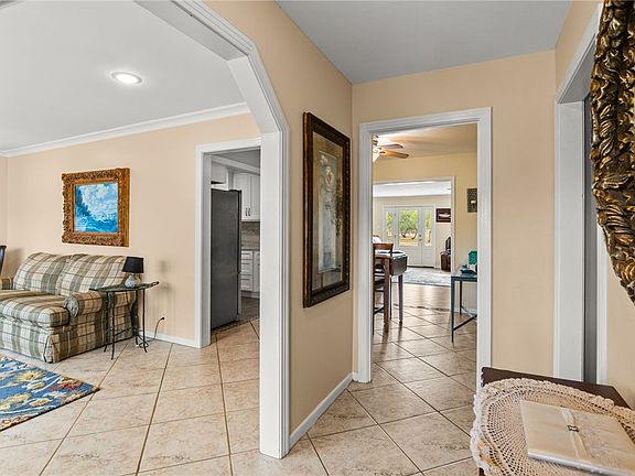 3rd image of 7072 Lake View Drive