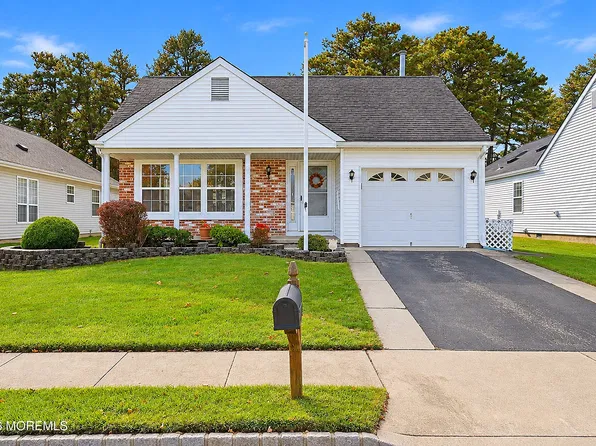 108 Canterbury Lane, Toms River, NJ 08757