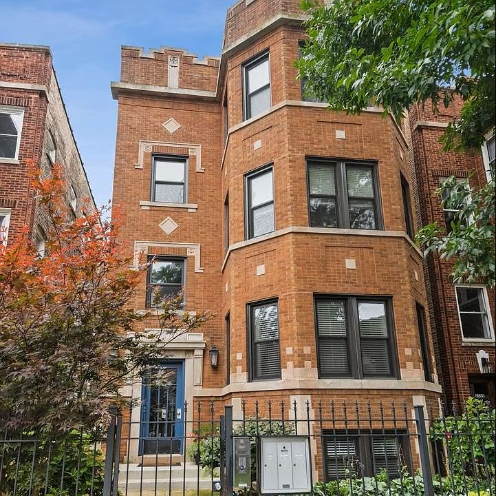 1st image of 2553 W Winnemac Ave