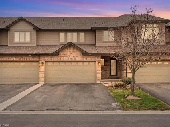 441 Stonehenge Dr #33, Hamilton, ON L9K 0B1