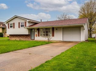 3042 Reeves Ave, Lorain, OH 44052