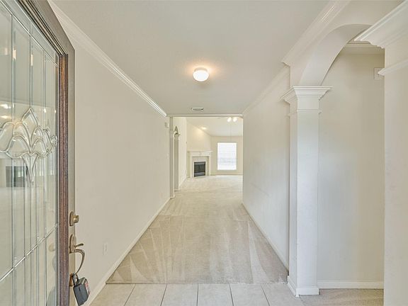 5th image of 506 Elm Ridge Dr