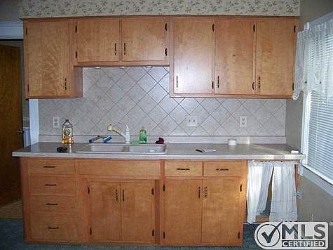 5th image of 575 N 9th St
