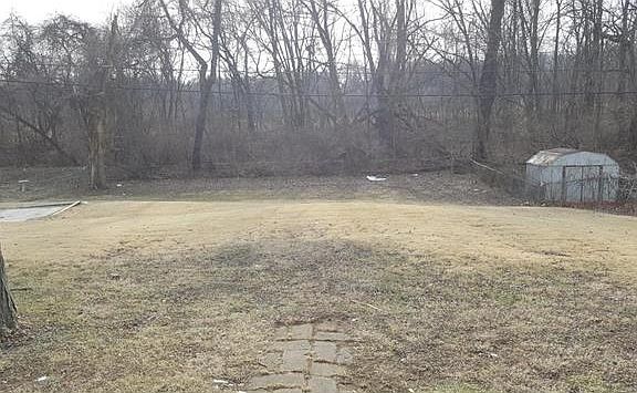 3rd image of 1714 Rose Crest Dr
