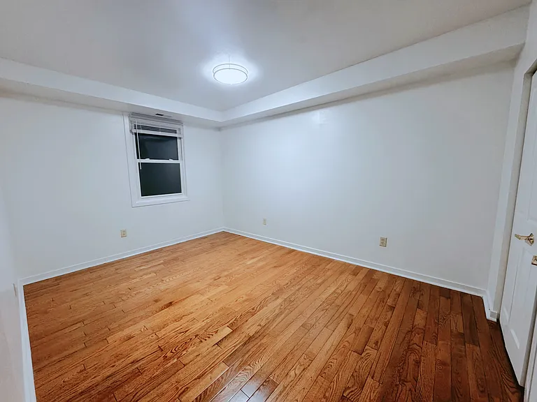 304 N 8th St — Photo 3